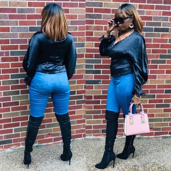 Black Shimmer‎ V-Neck Long Sleeve Cuff Blouse - Picture 5 of 5